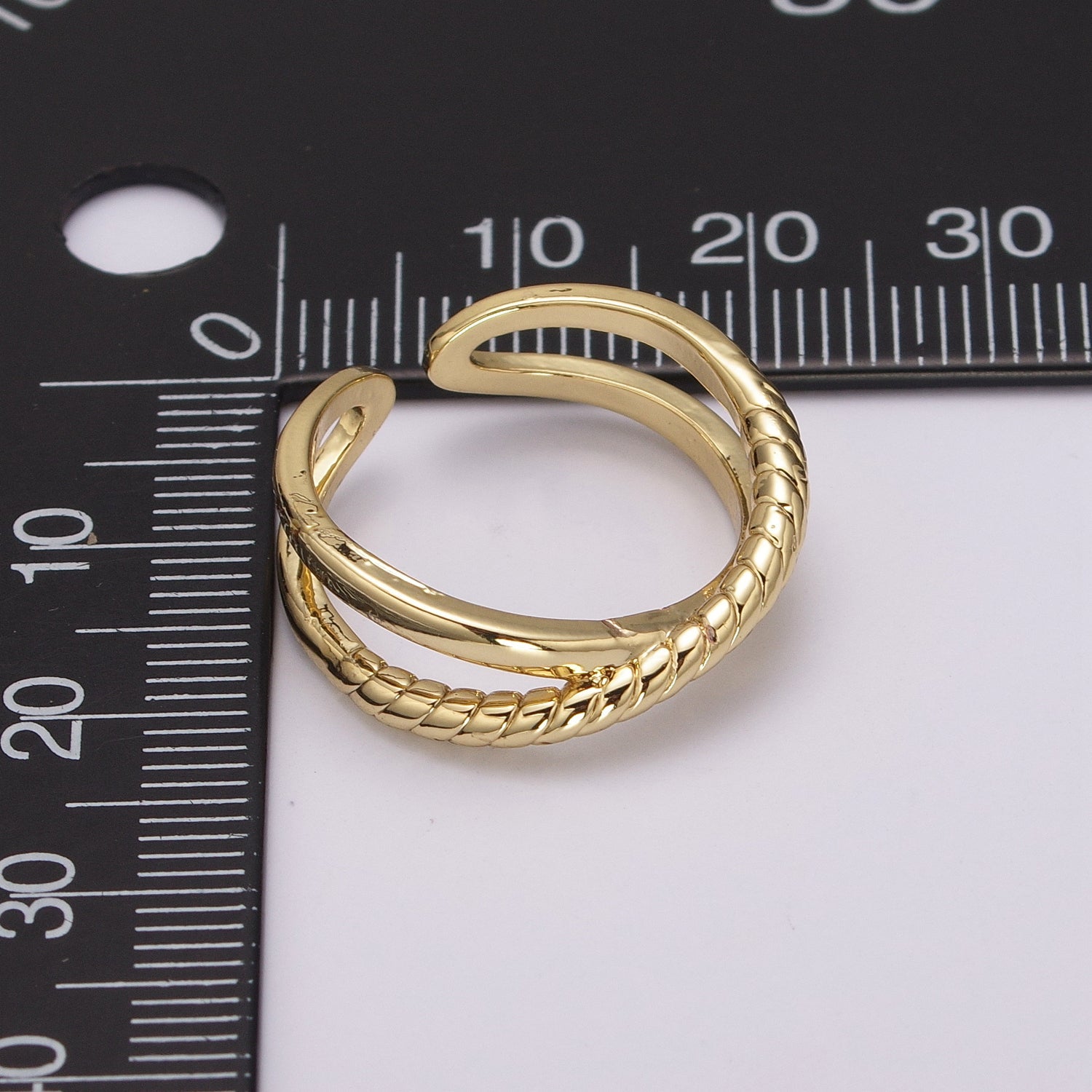 Dainty Crossing Ring, Open Adjustable Gold Ring, Minimalist Crossover Ring for Everyday Wear - DLUXCA