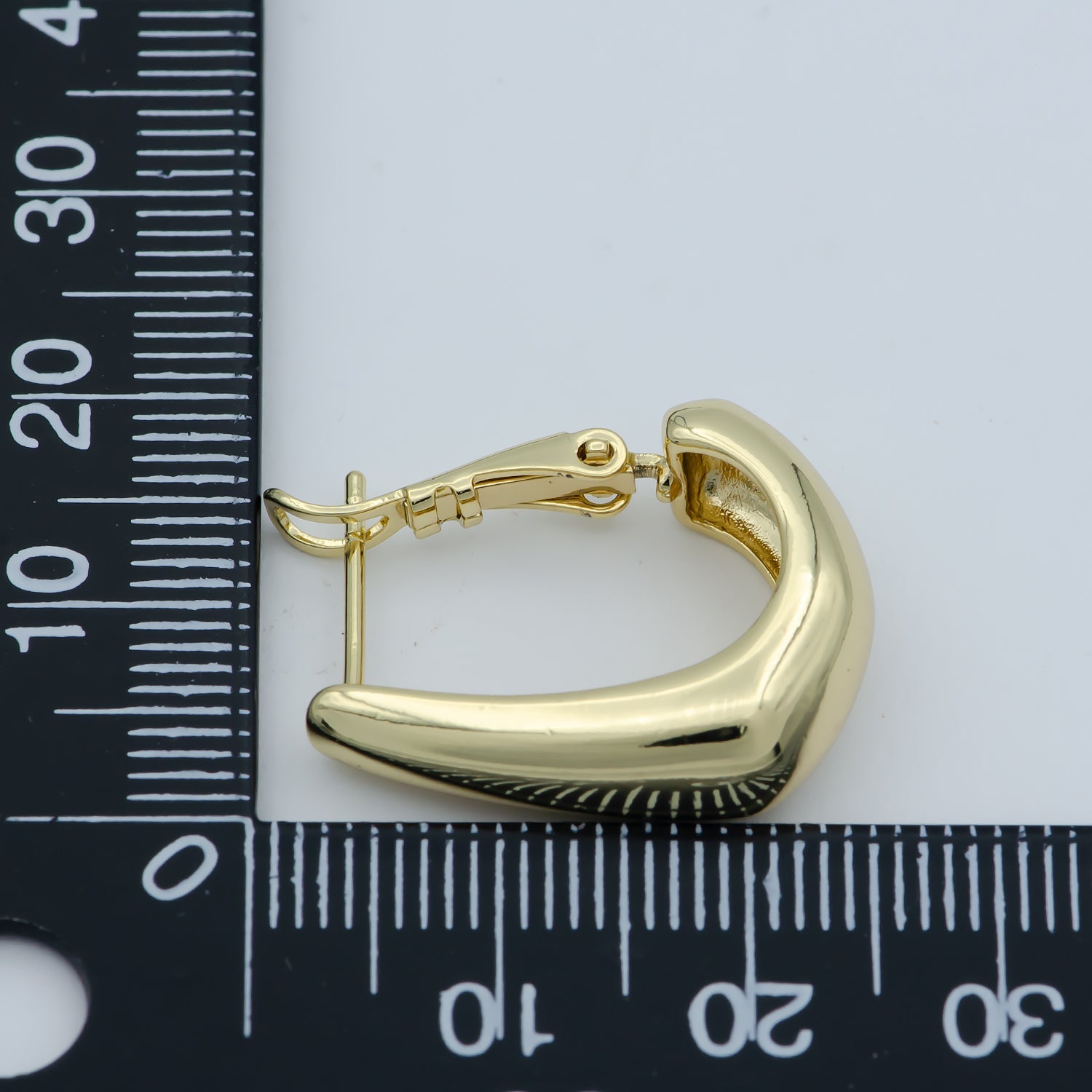 1pair Golden L Letter Shape Huggies Earrings, Gold Filled Alphabet Geometric Daily Wear Earring Jewelry P258 - DLUXCA