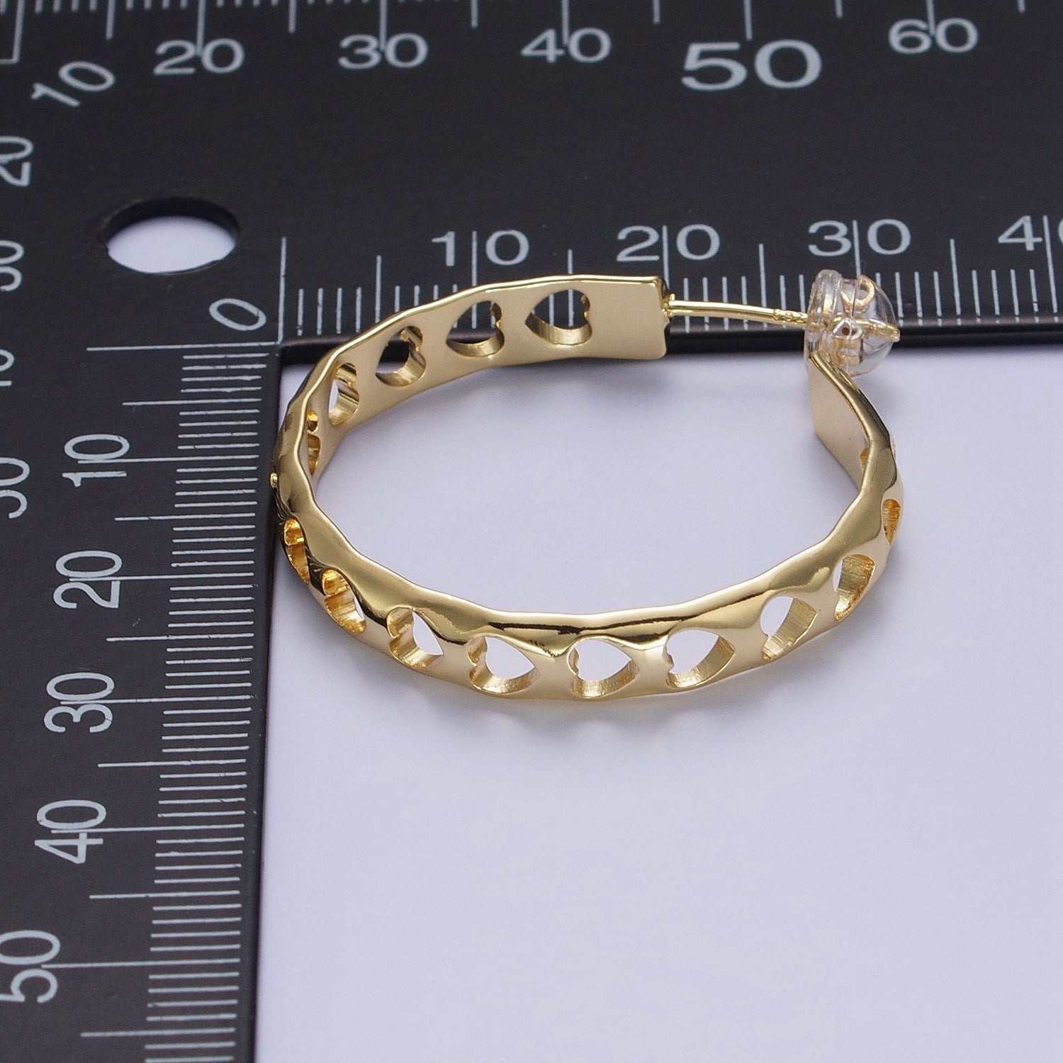 33mm Love Heart Outline Band C-Shaped Hoop Gold Stud Earrings For Valentine | X863 - DLUXCA