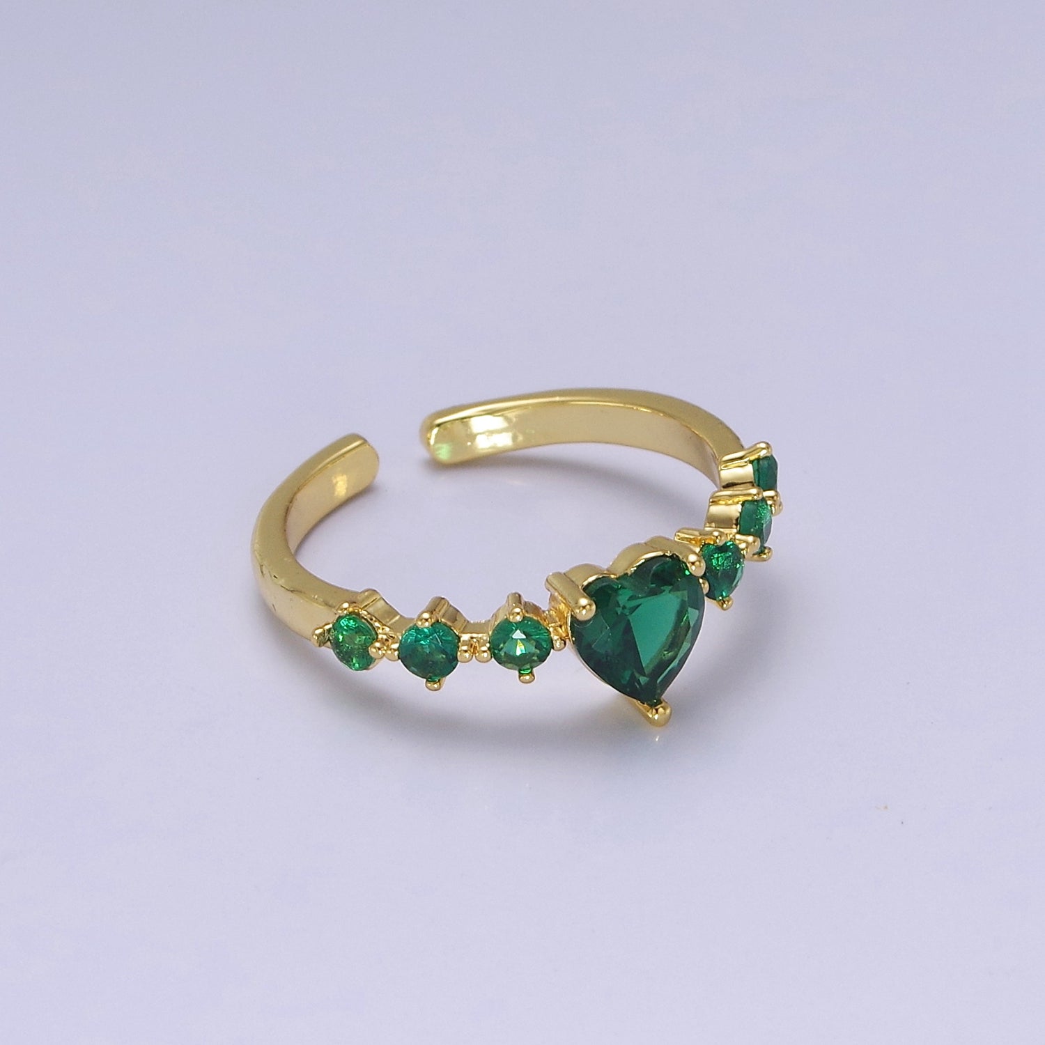 Dainty Emerald Green Heart Cz Stone Ring V-256 - DLUXCA