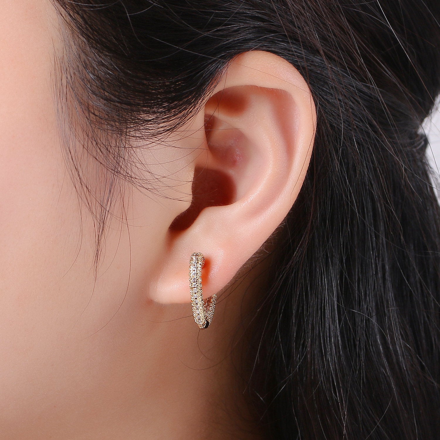 1 Pair Micro Pave Heart Hoop Earrings, Cubic Hoop Huggie Earrings, Gold Hoop Earrings, Dainty Hoop Earrings, Minimalist Hoop Earring, 2xSUPP-549/K-549 - DLUXCA