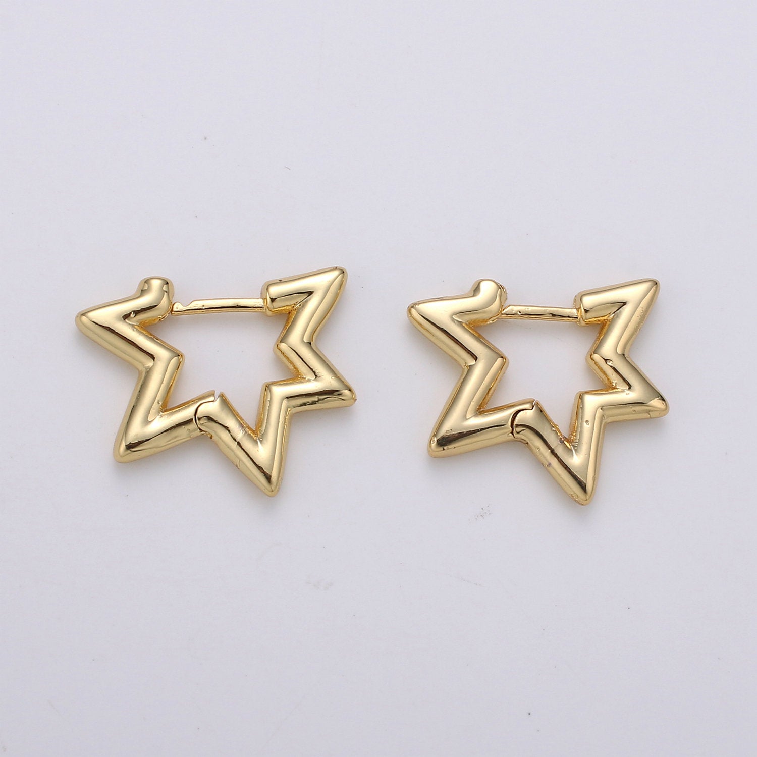 Gold Star Huggie Earring 14k Gold Filled Earring, Statement Earring Rock Star Earring 1 Pair - DLUXCA