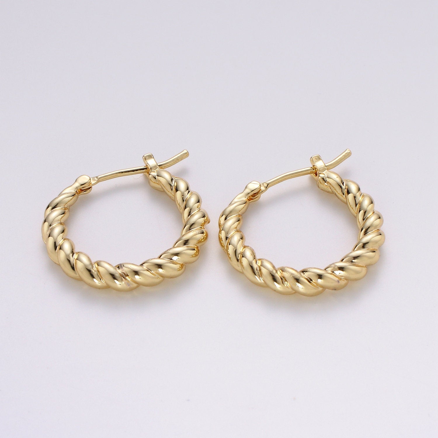 Small Twisted Hoop Earrings 20mm Hoop Earring Gold Vermeil Earr-1298 - DLUXCA