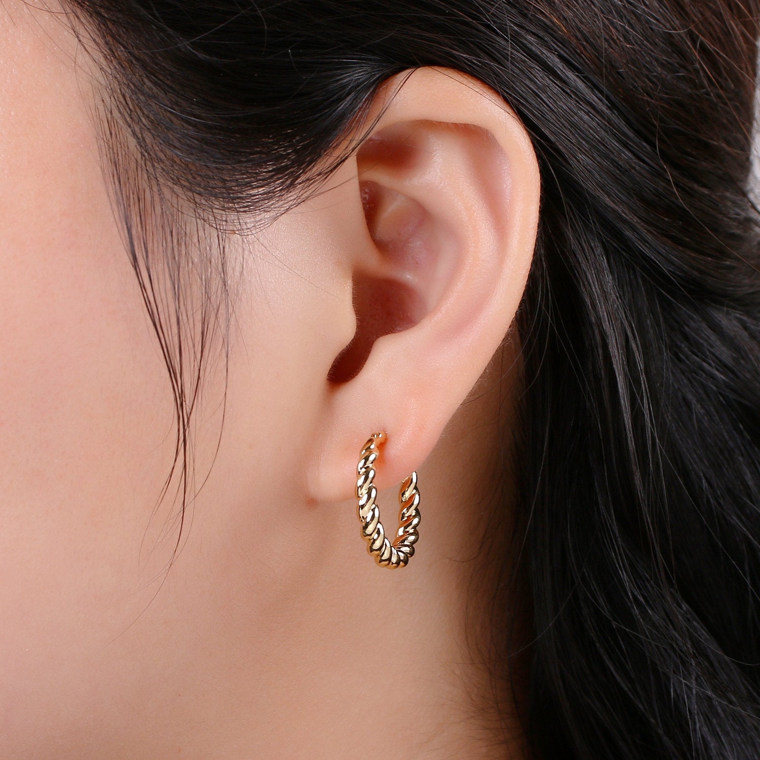 Small Twisted Hoop Earrings 20mm Hoop Earring Gold Vermeil Earr-1298 - DLUXCA